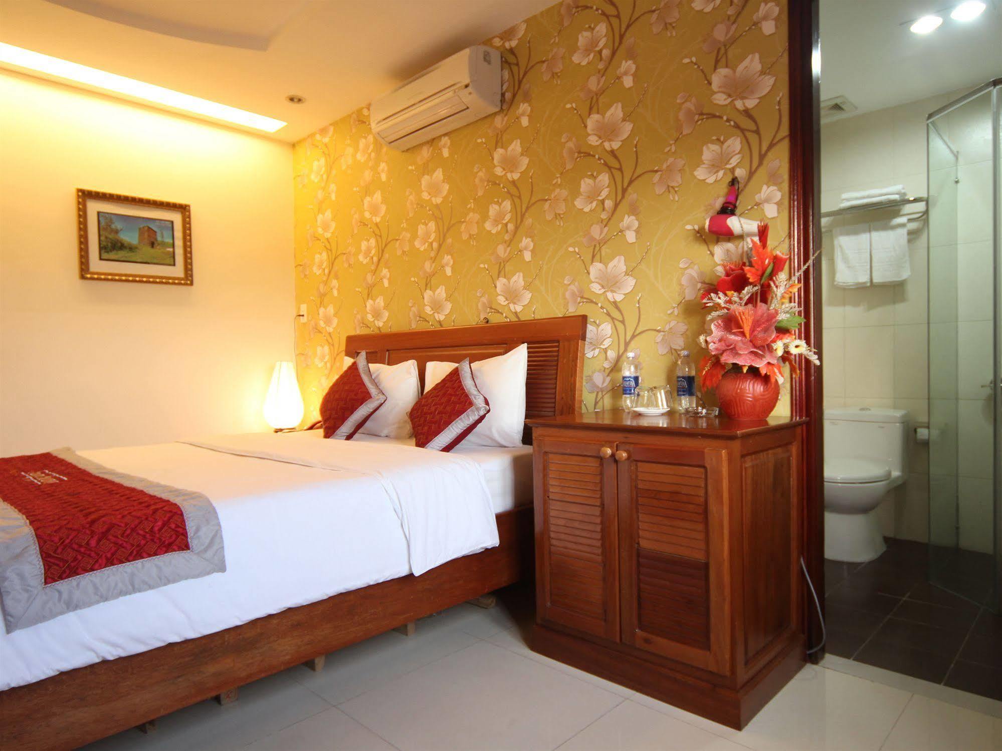 Trung Duong Da Nang Beach Hotel Bagian luar foto