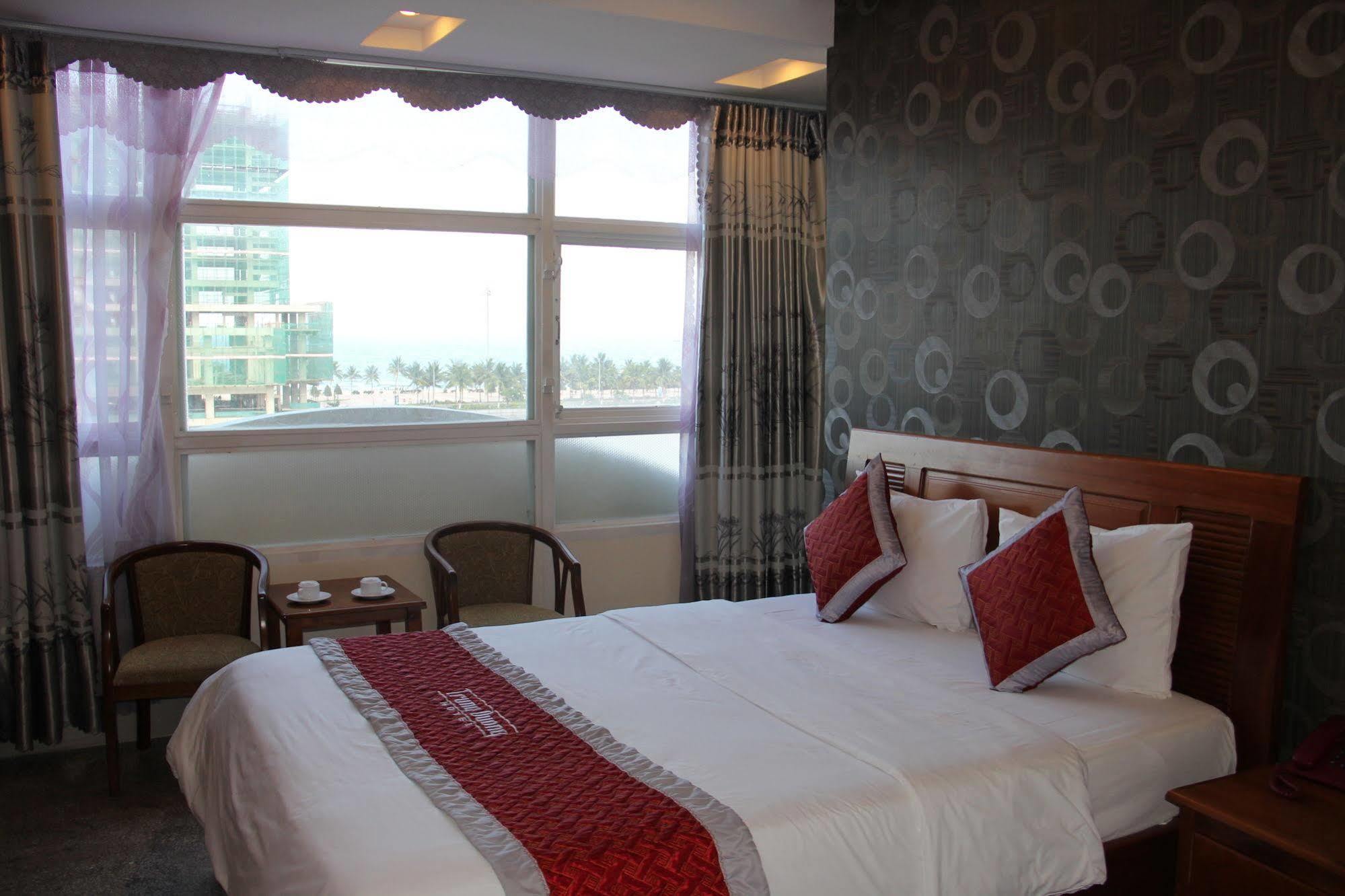 Trung Duong Da Nang Beach Hotel Bagian luar foto