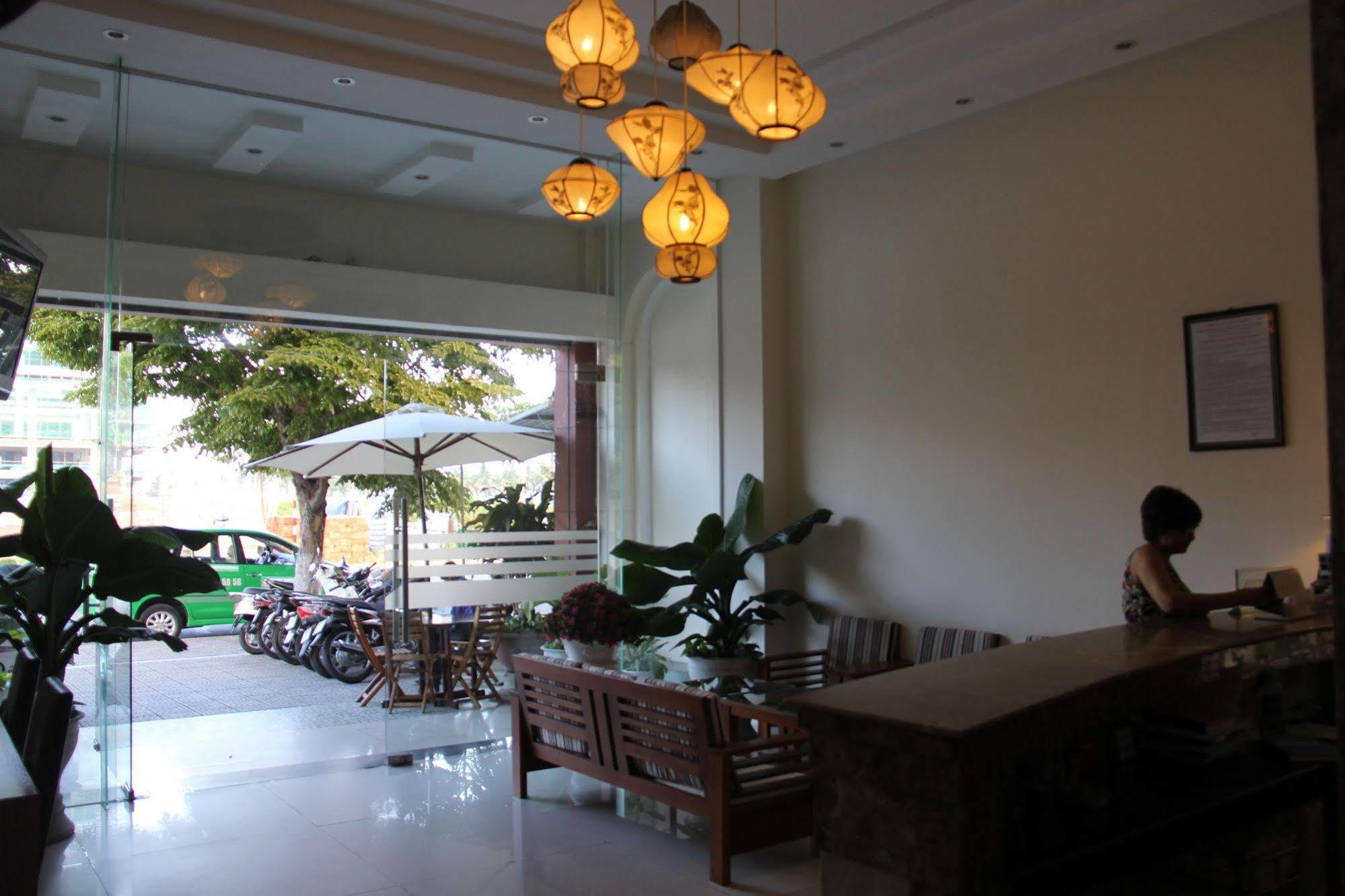 Trung Duong Da Nang Beach Hotel Bagian luar foto