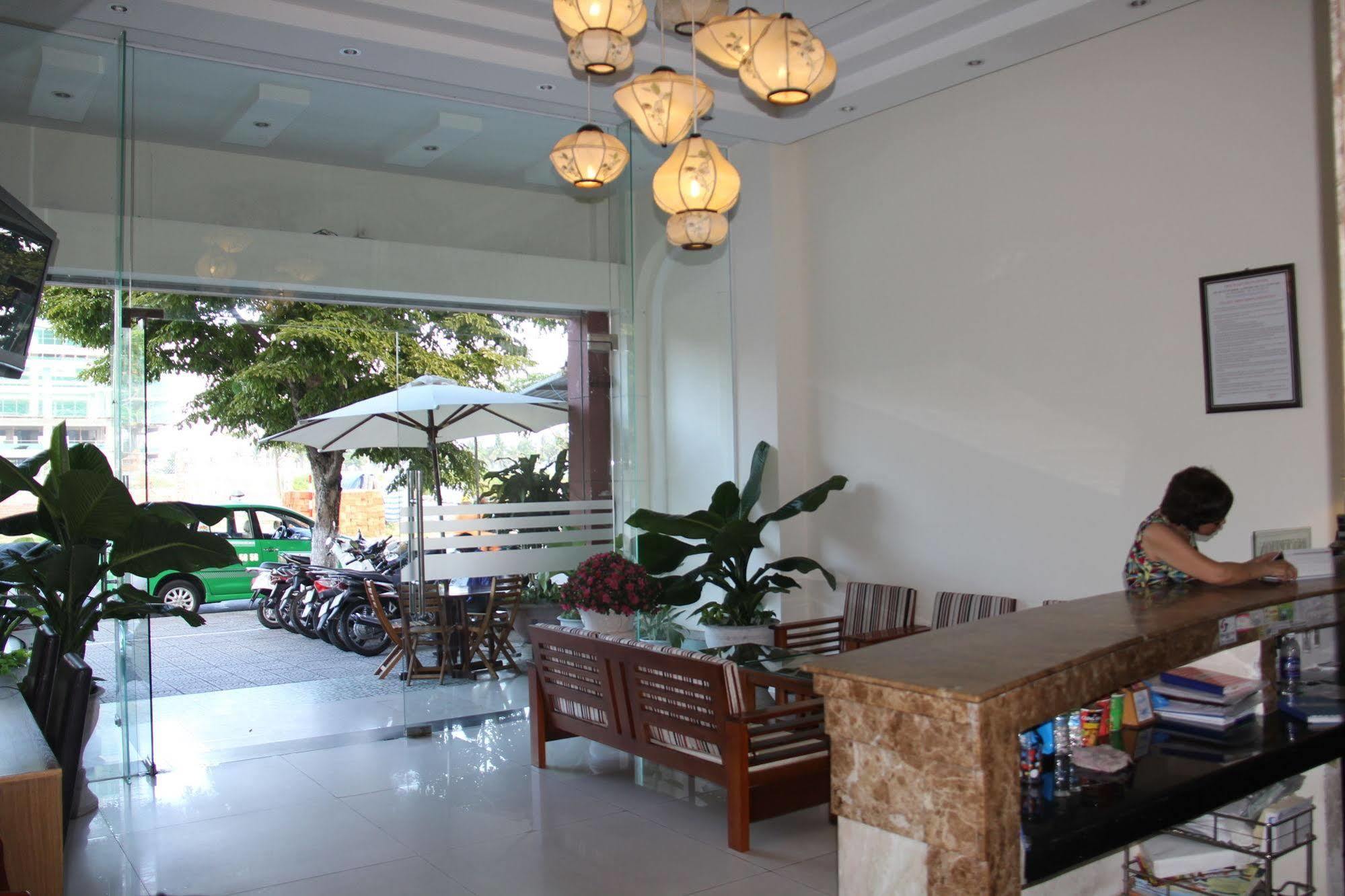 Trung Duong Da Nang Beach Hotel Bagian luar foto